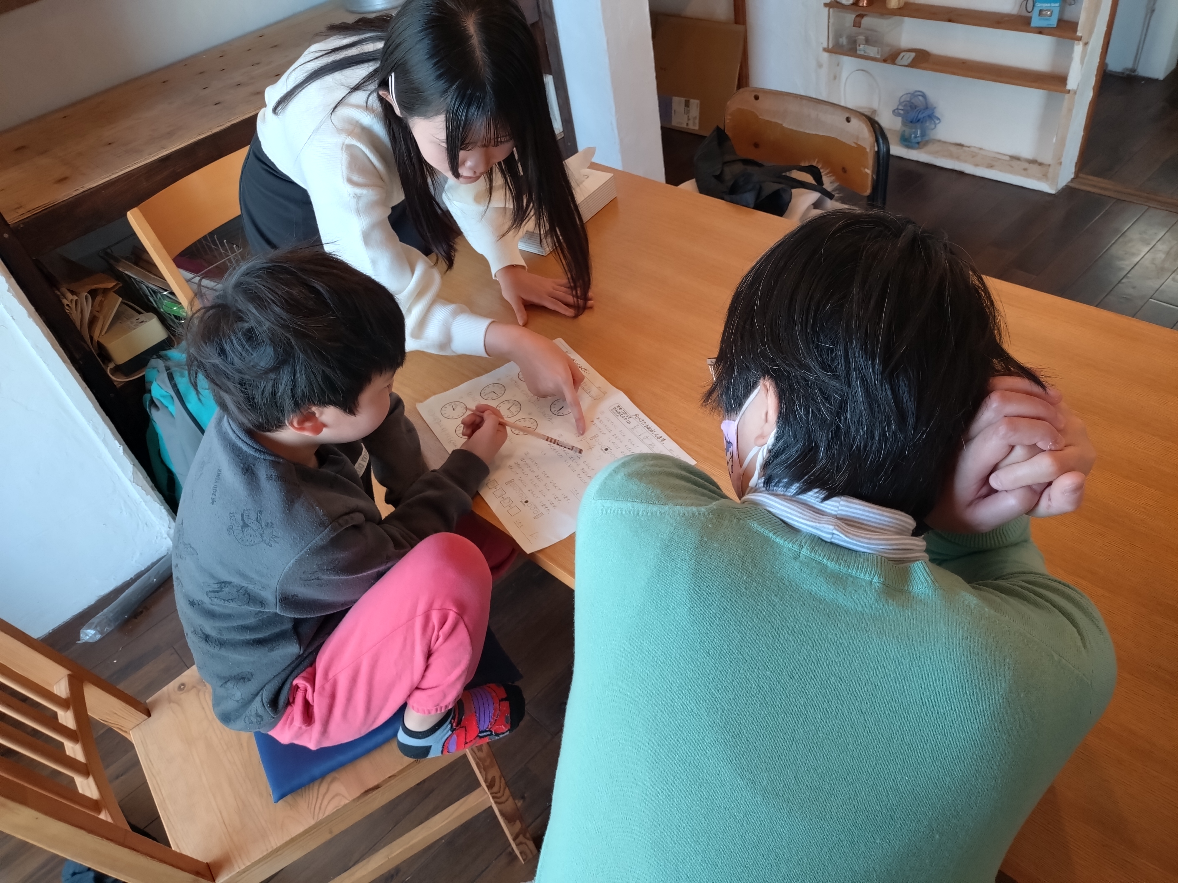 学ぶ子どもたち